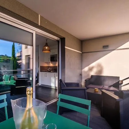 Апартаменты Elena - Proche Avec Terrasse *